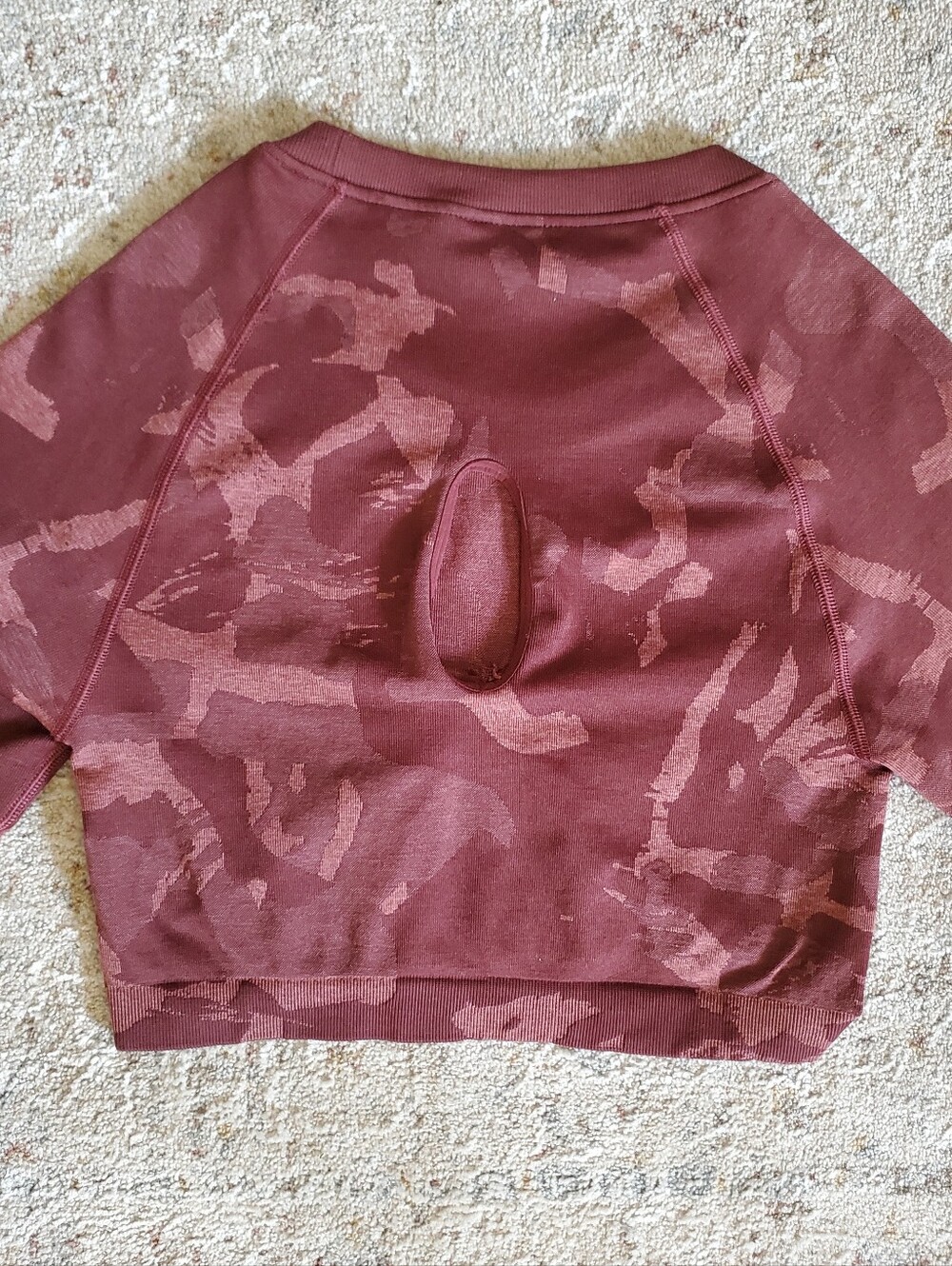 Gymshark Camo Seamless Long Sleeve Crop Top - Picture 6 of 7